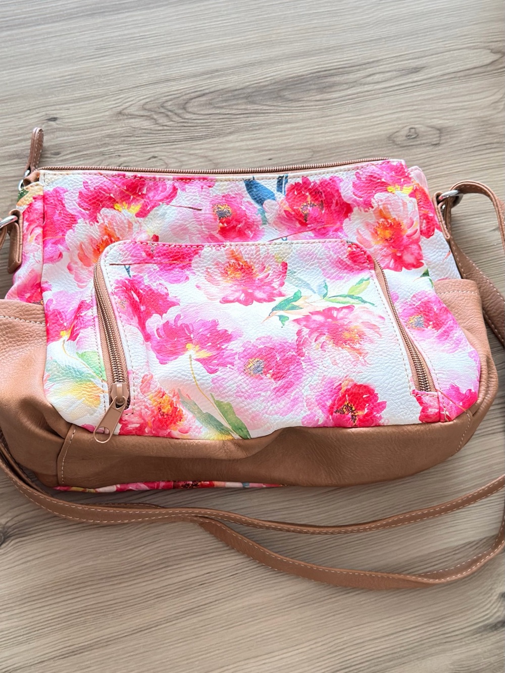 Floral Crossbody Shoulder Bag in Pink and Cream - Picture 2 of 4